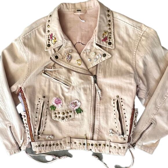 Women Reworked blush denim Custom Free People Motto jacket gold brass tone studs - Picture 13 of 16